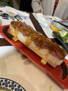 ユッケ寿司