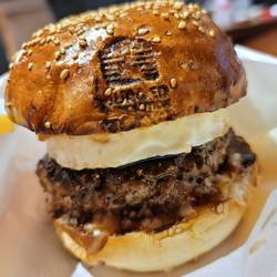 Burger Revolution Tokyo Wine Bar 六本木店 地図 写真 六本木 ハンバーガー ぐるなび