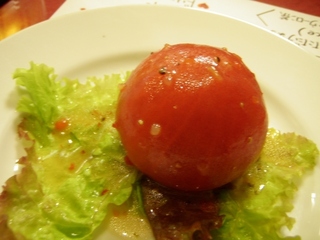 丸ごとトマトのサラダ