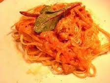 渡りガニのトマトクリーム　リングイーネ