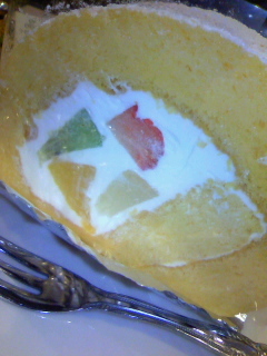 フルーツロールケーキ