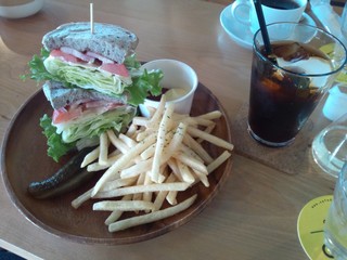 Ｂ．Ｌ．Ｔ．サンド＆フライドポテト