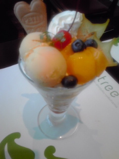 マンゴのオリジナルパフェ