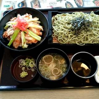 ランチとり丼・そば