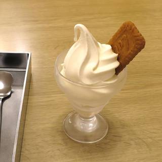 ミニ北海道牛乳ソフトビスケット添え