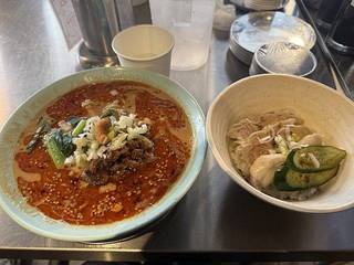 麺飯セット(担々麺＋半海南鶏飯)