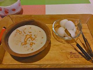 お餅入り豆乳ぜんざい