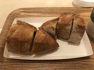 大葉と松の実の明太フランス