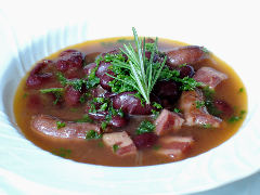 プチ・サルシッチャと、キドニー豆のピリ辛ラグー