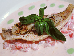 甘鯛と帆立。トマトクリーム仕立て、ハーブの香り。